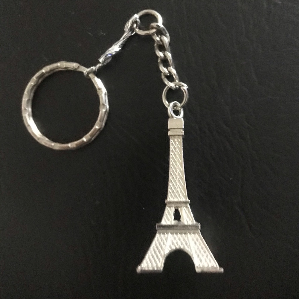 💗 Eiffel Tower 3D Silver Keychain NEW